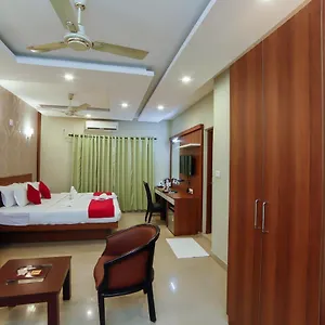 https://sreepathi-indraprastha-hotel-and-serviced-apartments.kerala-hotels.net